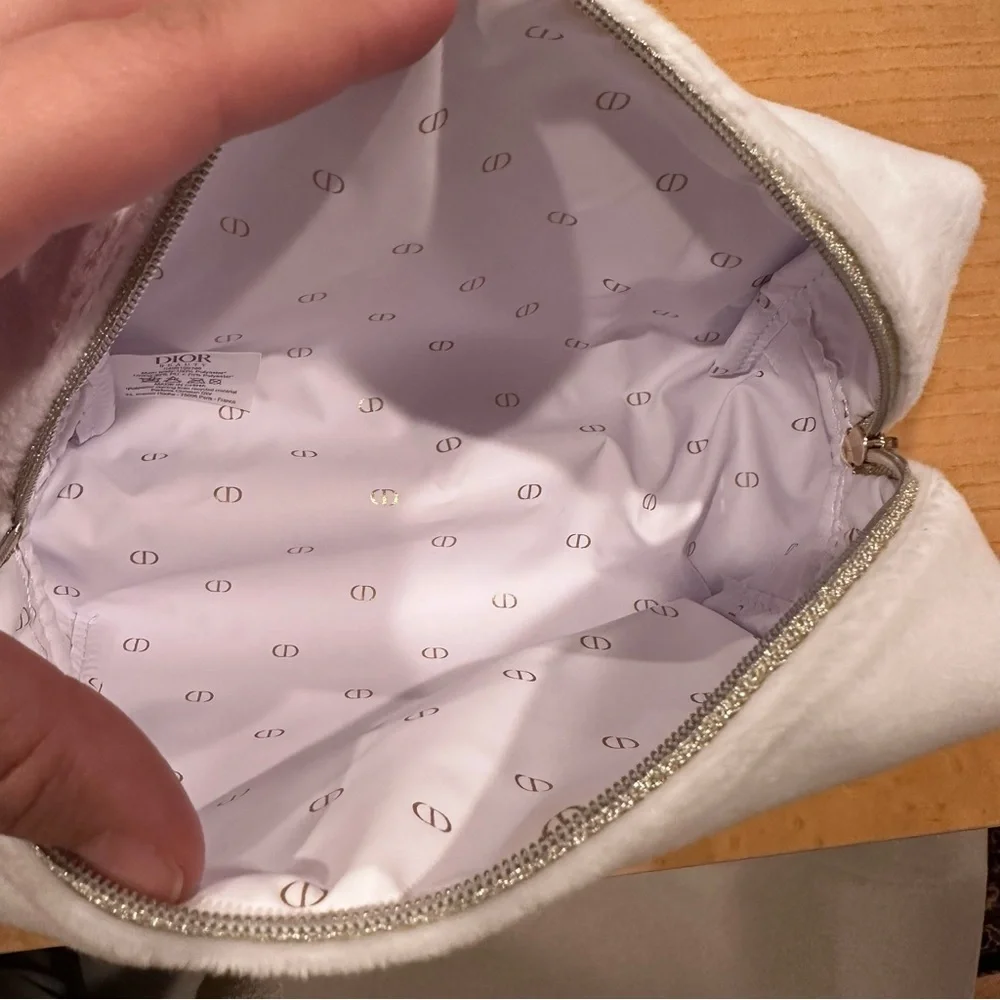 Christian Dior Cosmetic Velvet White Bag NWOT - Picture 4 of 6